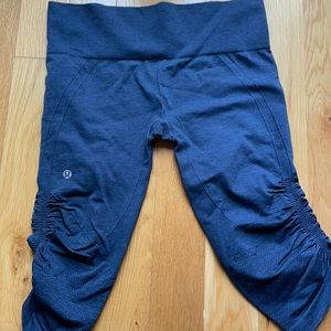 *Lululemon In TheFlow Ruched Crop II Pants 10